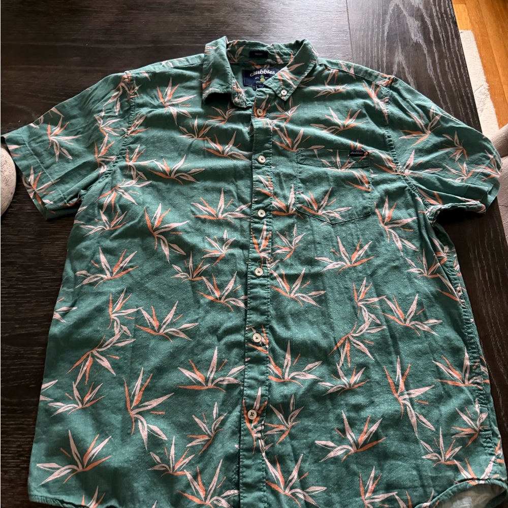 chubbies Green Short-Sleeve Button-Up with Peach Floral Print